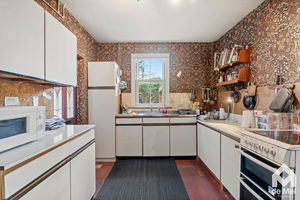 Photo 16- click for photo gallery